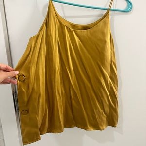 Silk camisole with details buttons on both sides